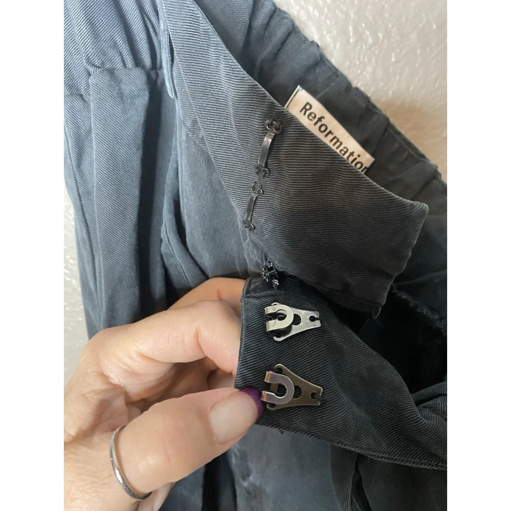 Reformation l Black Tencel Cargo Pants Size 4 - Picture 4 of 5